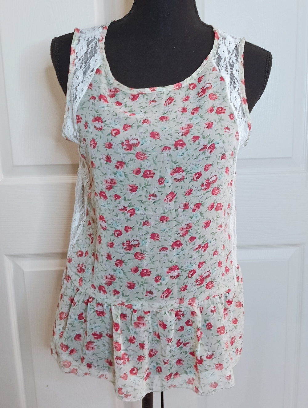 Alice Blue Red Rose Print Lace-Trim Blouse